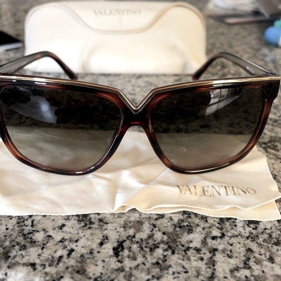 Valentino Accessories - Valentino’s Dark Havana Brown Sunglasses